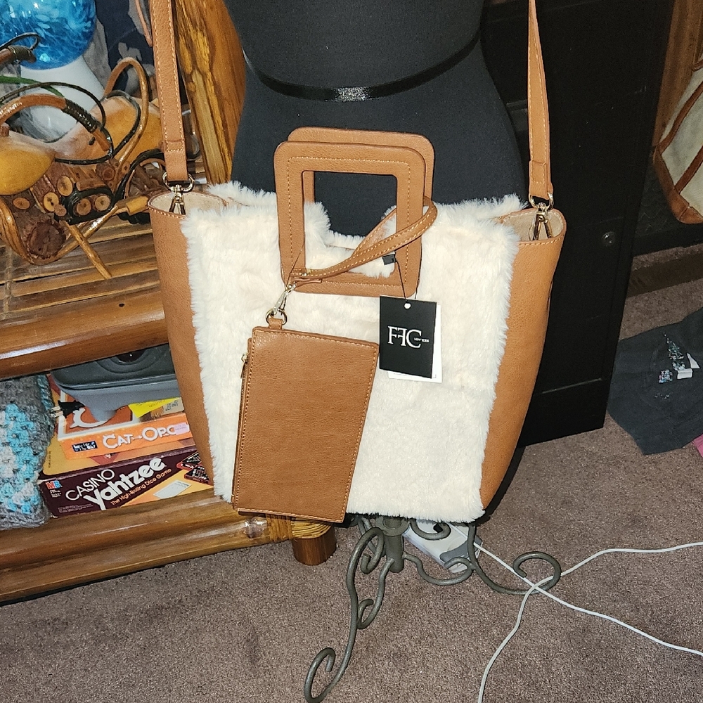 Chic Tan and Cream Tote Bag with Pouch